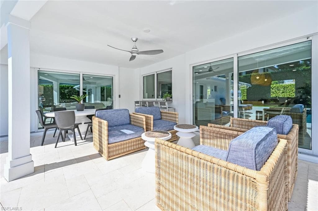 646 Park Shore Dr, Naples, FL 34103-34
