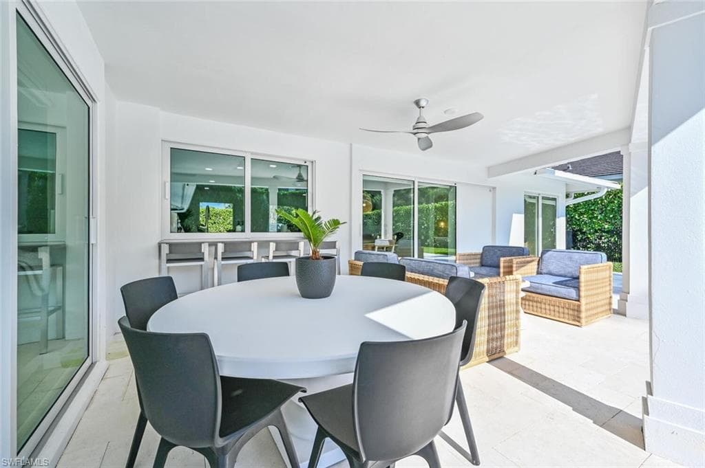 646 Park Shore Dr, Naples, FL 34103-7