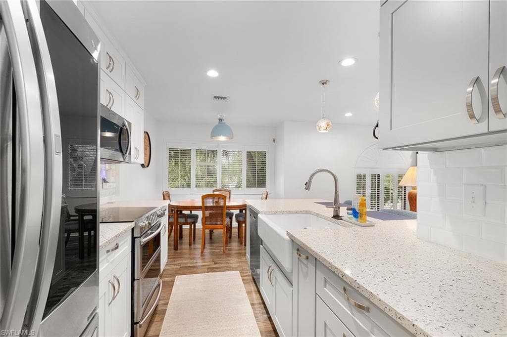 3360 10th St N 1210, Naples, FL 34103-5