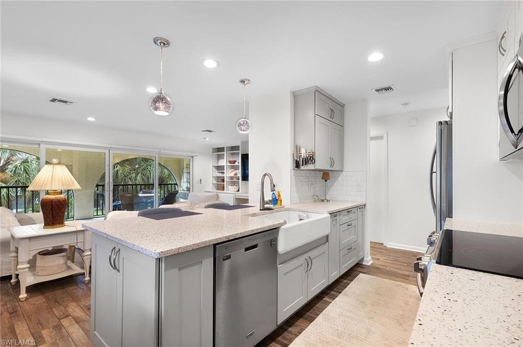 3360 10th St N 1210, Naples, FL 34103-6