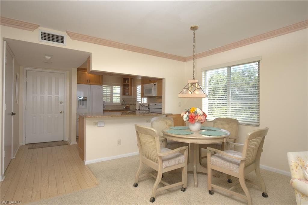 37 High Point Cir E 401, Naples, FL 34103-25