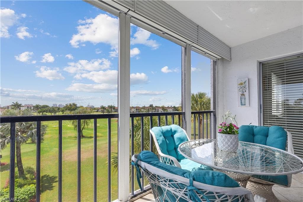 37 High Point Cir E 401, Naples, FL 34103-27