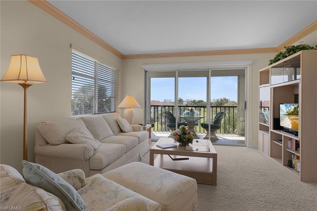 37 High Point Cir E 401, Naples, FL 34103-6