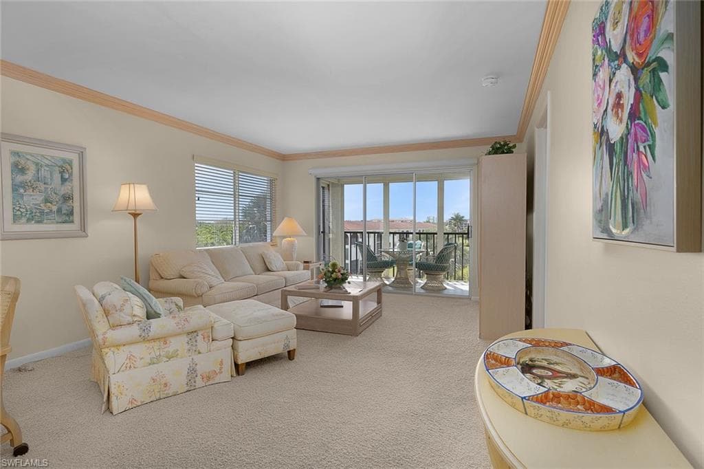 37 High Point Cir E 401, Naples, FL 34103-8