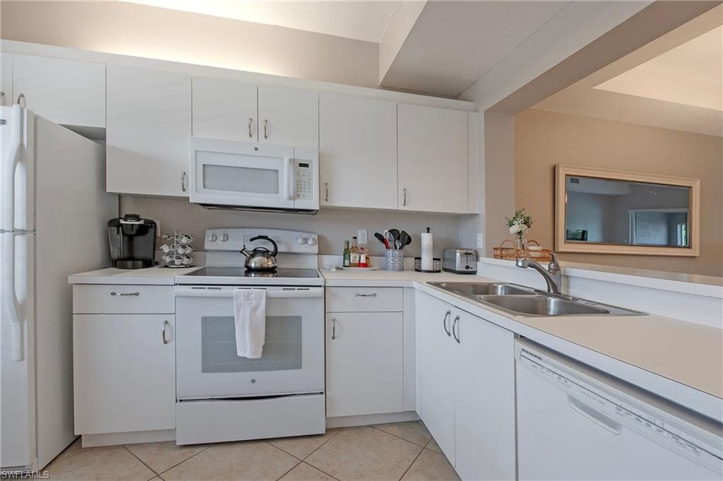 992 Woodshire Ln D309, Naples, FL 34105-10
