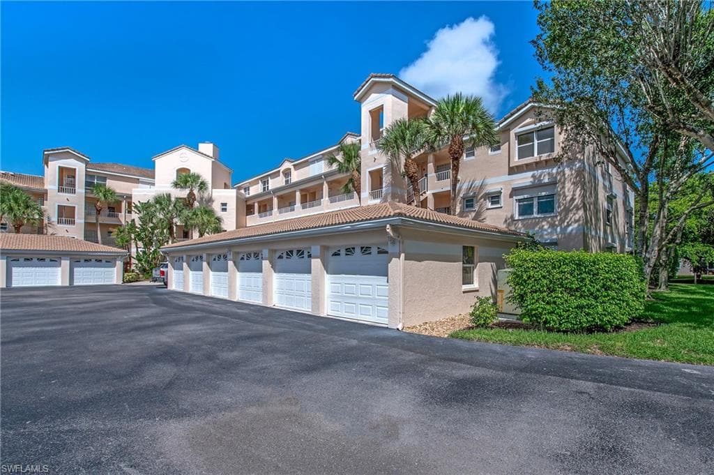 992 Woodshire Ln D309, Naples, FL 34105-1