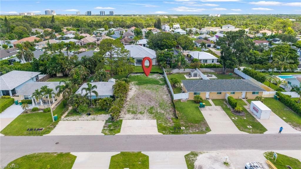 755 108th Ave N, Naples, FL 34108-1