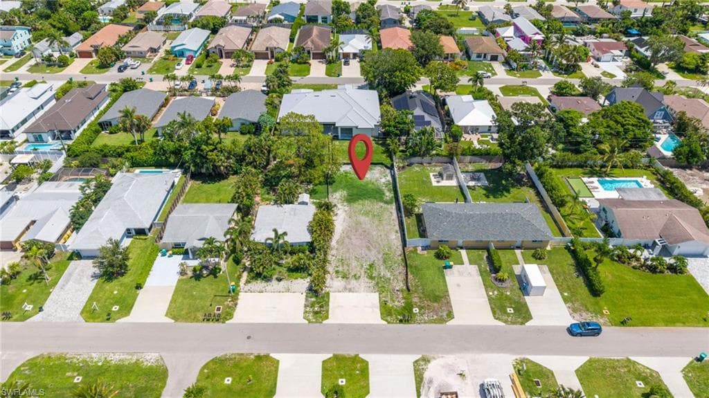 755 108th Ave N, Naples, FL 34108-3