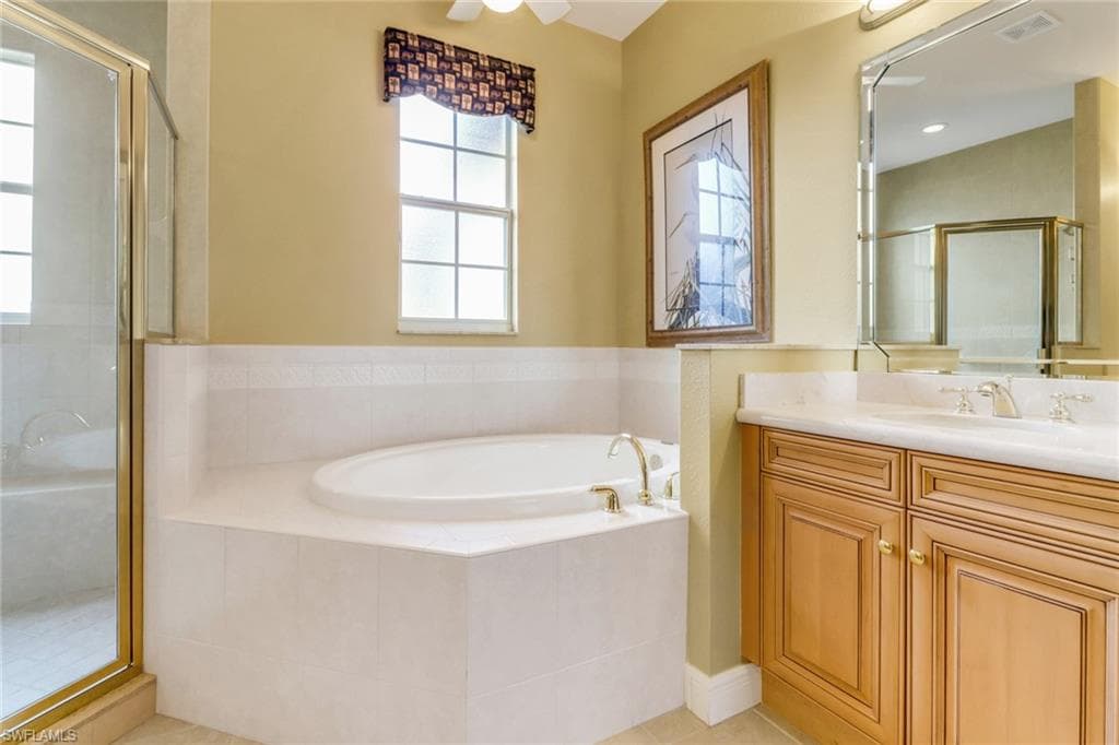 713 Regency Reserve Cir 5903, Naples, FL 34119-26