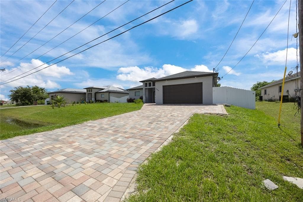 1609 Nelson Rd N, Cape Coral, FL 33993-35
