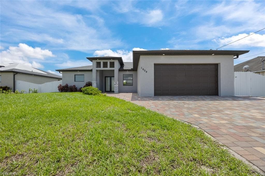 1609 Nelson Rd N, Cape Coral, FL 33993-3
