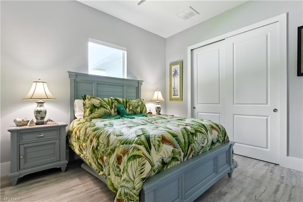 1631 Copeland Dr, Marco Island, FL 34145-25