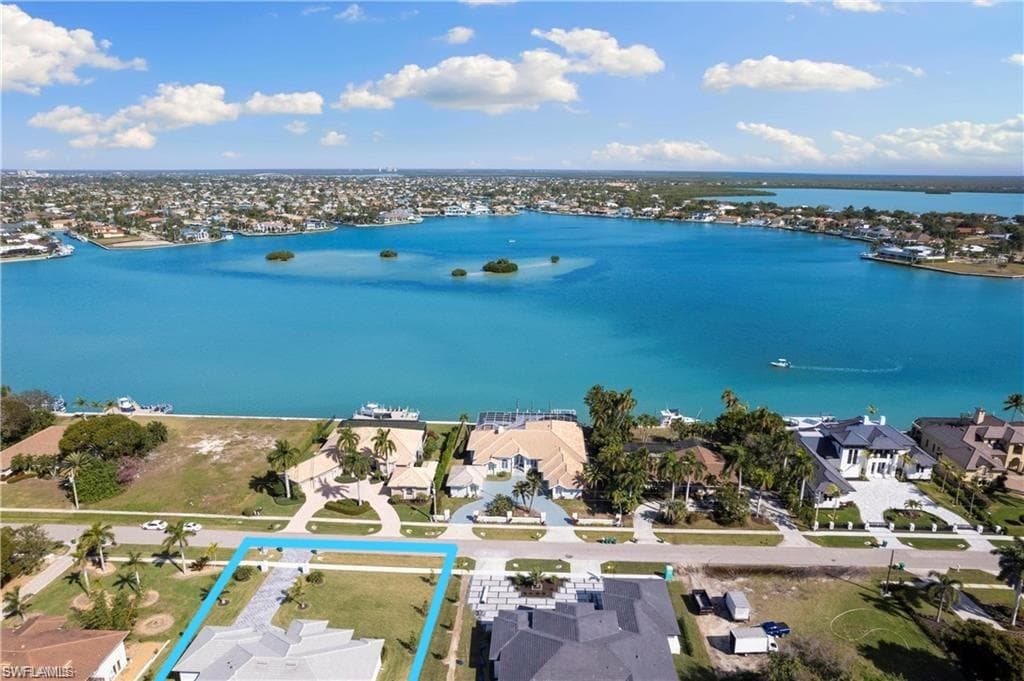1631 Copeland Dr, Marco Island, FL 34145-32