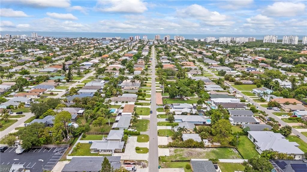 751 108th Ave N, Naples, FL 34108-4