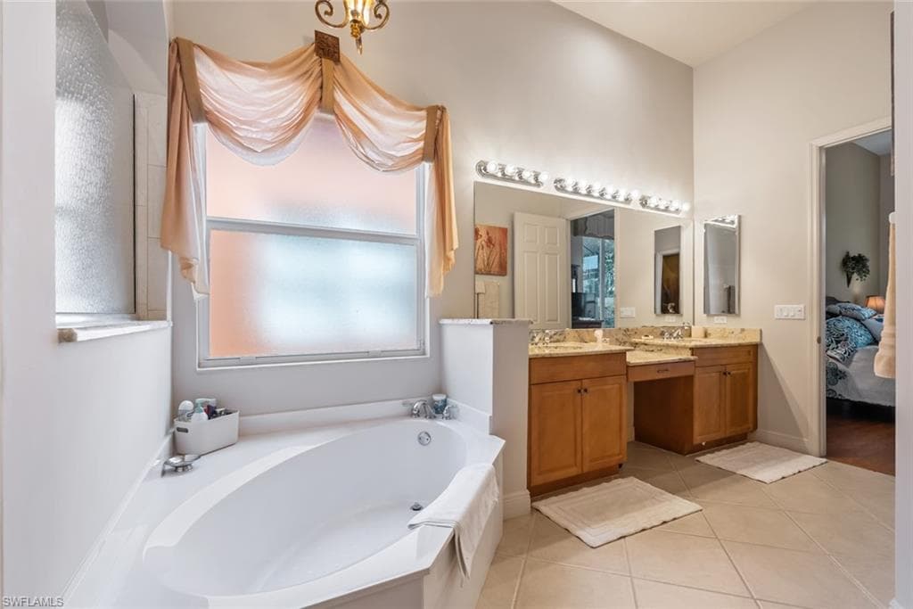 5757 Mango Cir 5757, Naples, FL 34110-22