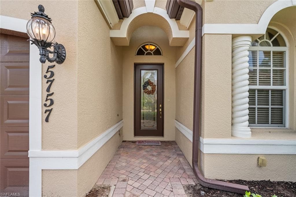 5757 Mango Cir 5757, Naples, FL 34110-3