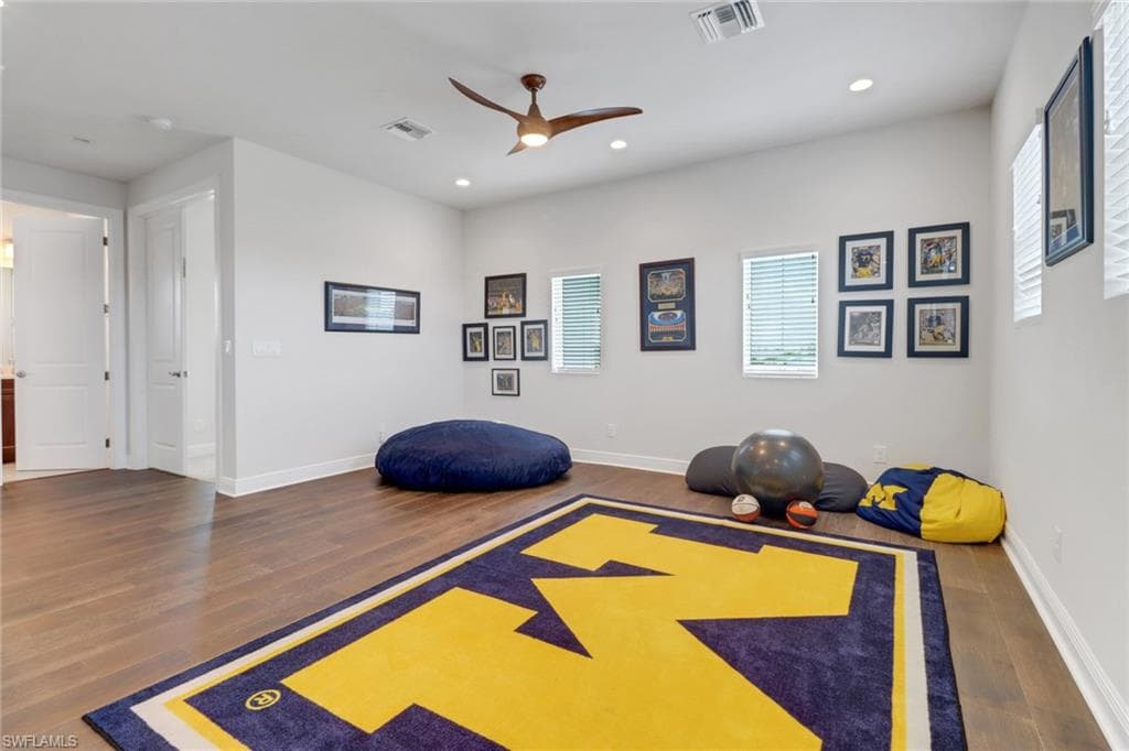 8913 Redonda Dr, Naples, FL 34114-27