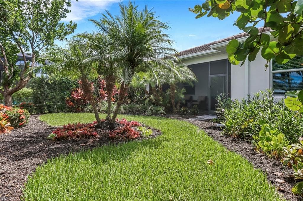 8913 Redonda Dr, Naples, FL 34114-31