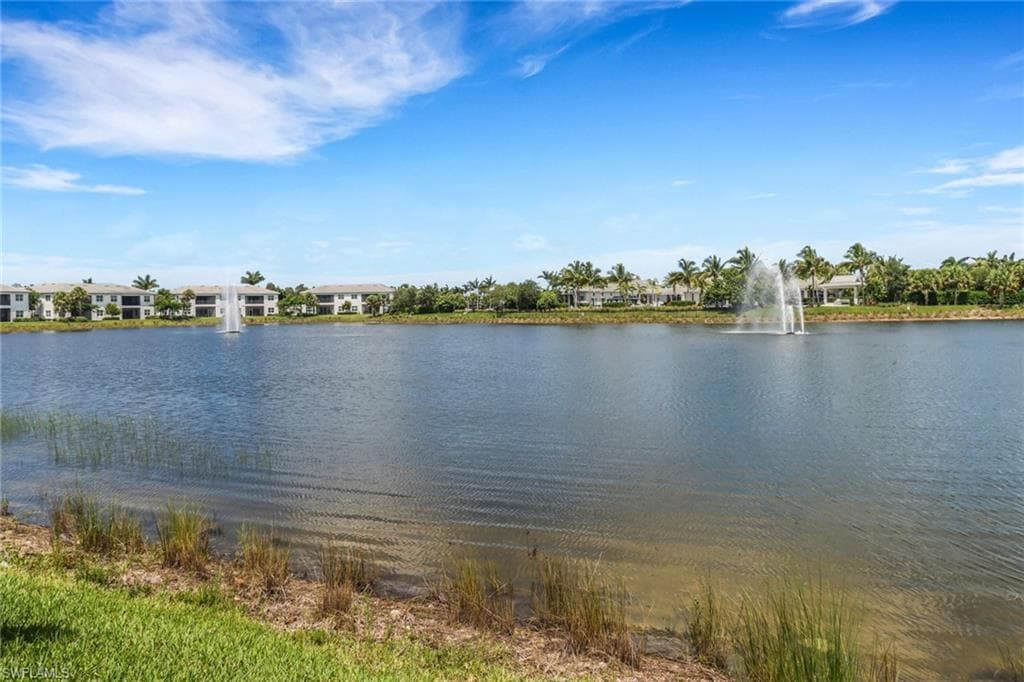 8913 Redonda Dr, Naples, FL 34114-35
