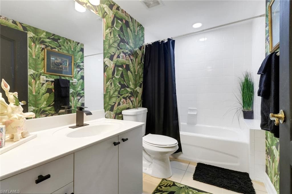 7839 Regal Heron Cir 104, Naples, FL 34104-22