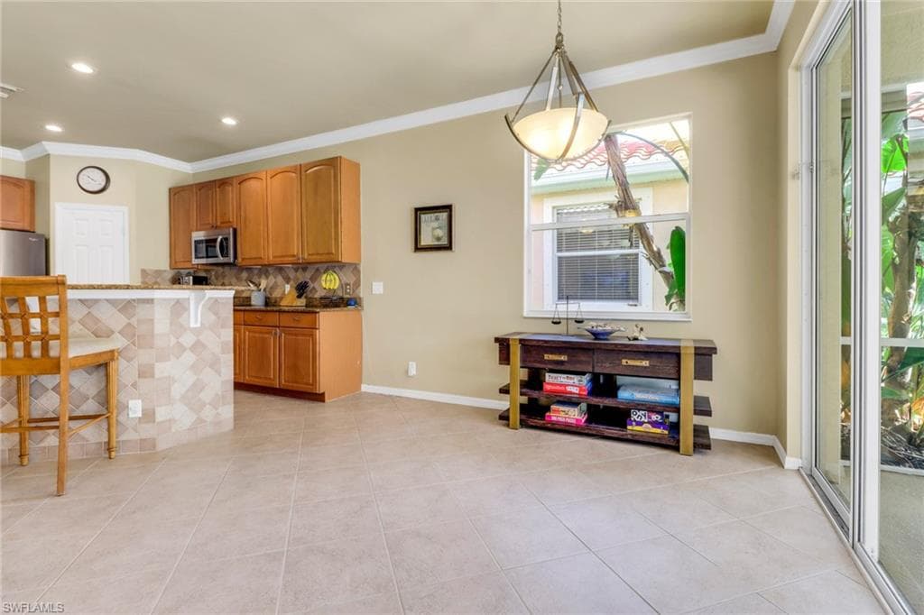 5730 Lago Villaggio Way, Naples, FL 34104-16