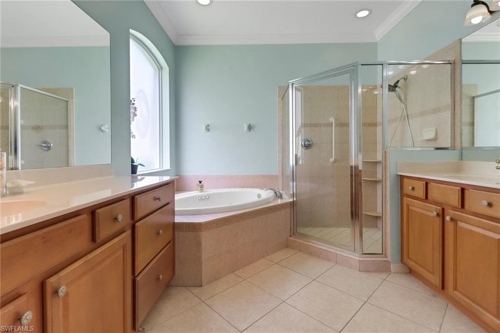 5730 Lago Villaggio Way, Naples, FL 34104-22