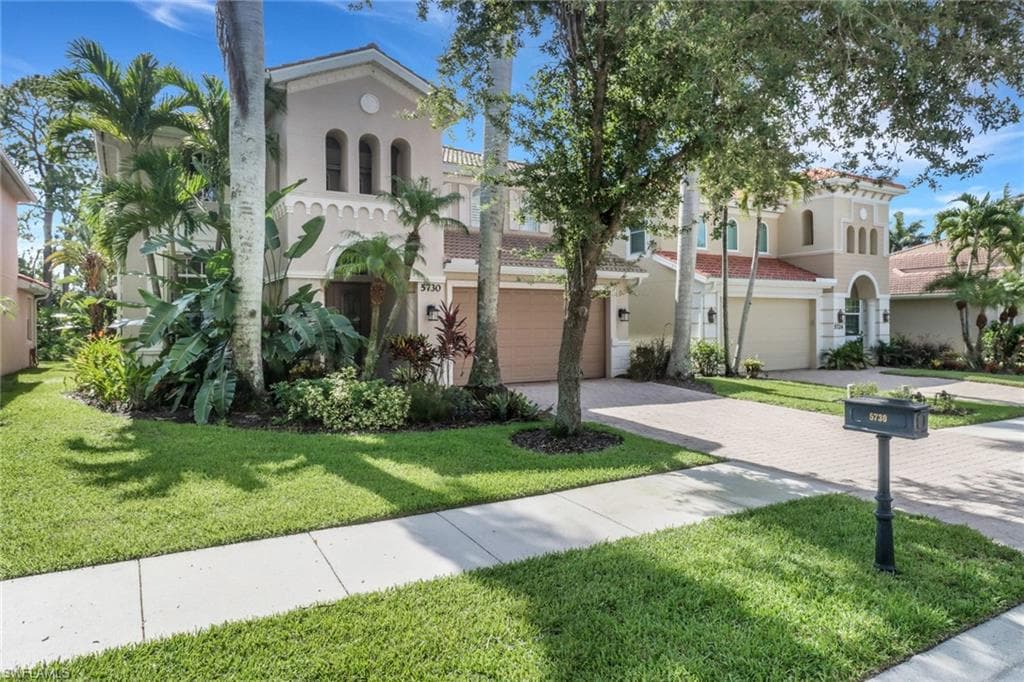 5730 Lago Villaggio Way, Naples, FL 34104-3