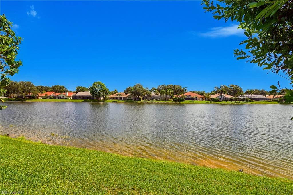 151 Vista Ln, Naples, FL 34119-9