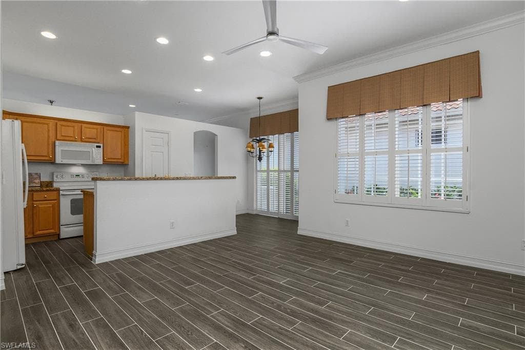 151 Vista Ln, Naples, FL 34119-15