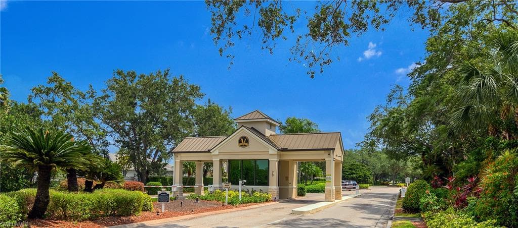 151 Vista Ln, Naples, FL 34119-29