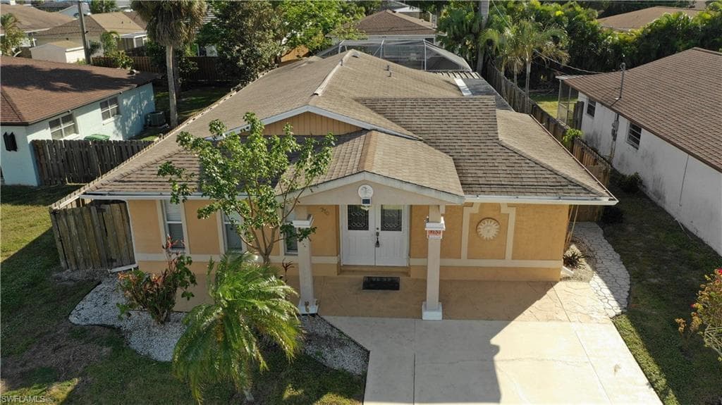 770 93rd Ave N, Naples, FL 34108-19