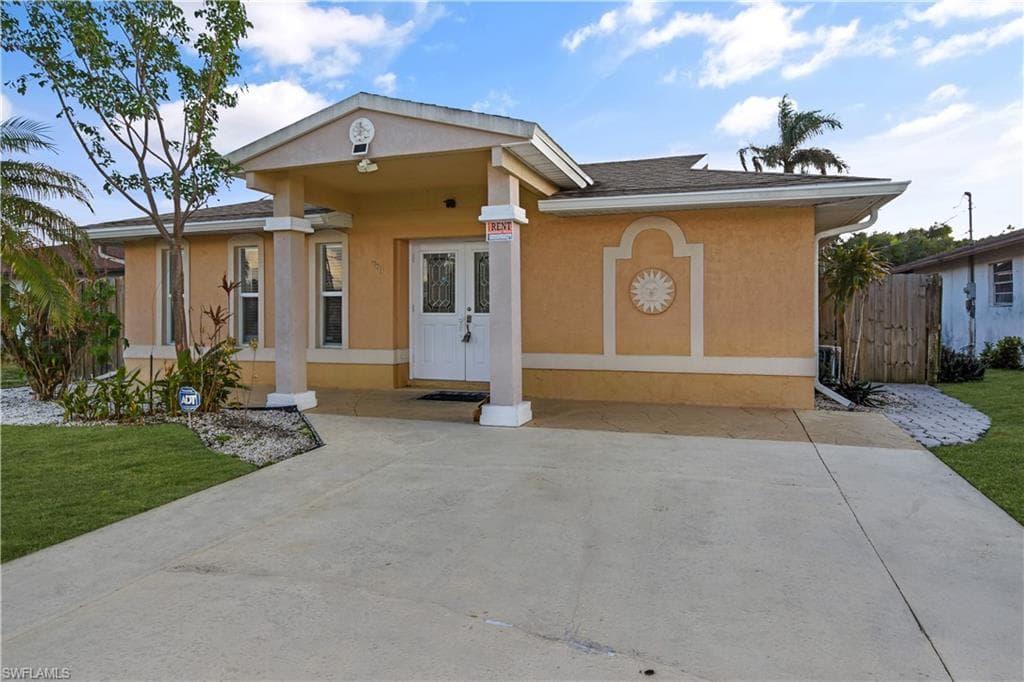 770 93rd Ave N, Naples, FL 34108-22