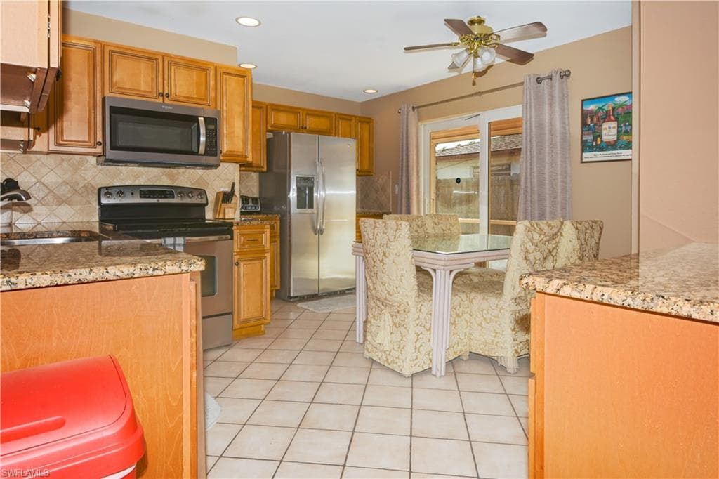 770 93rd Ave N, Naples, FL 34108-23