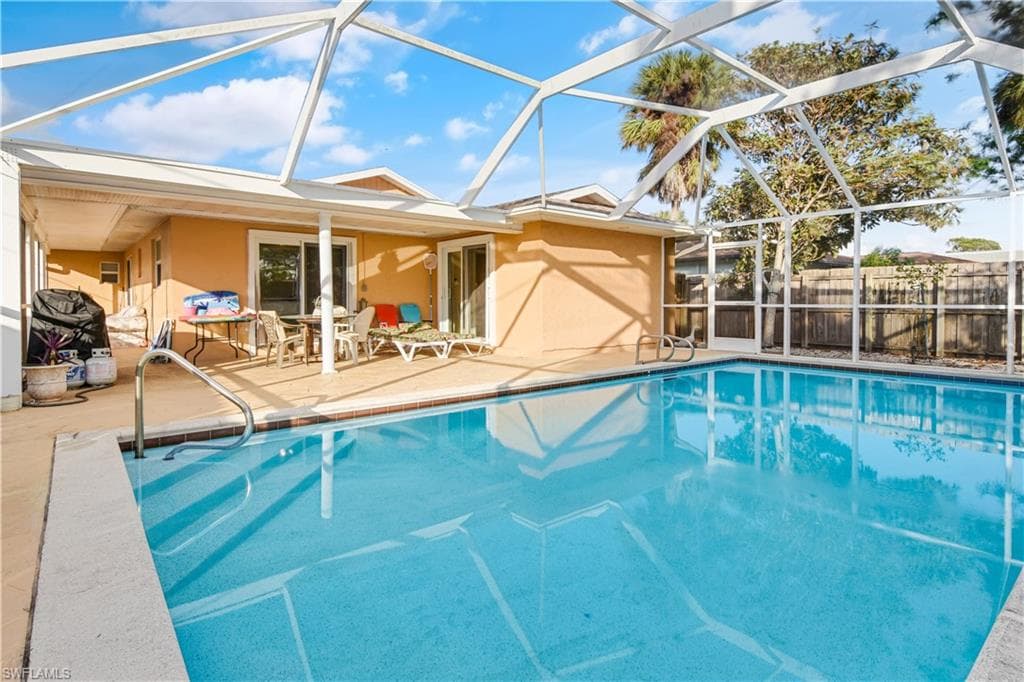 770 93rd Ave N, Naples, FL 34108-26