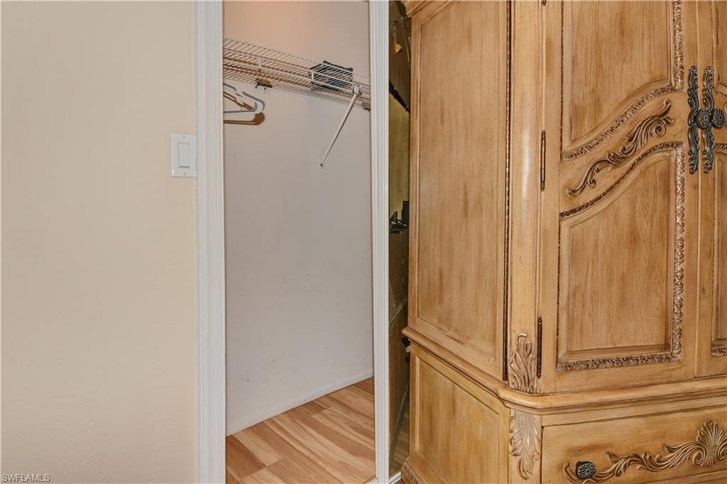 770 93rd Ave N, Naples, FL 34108-33