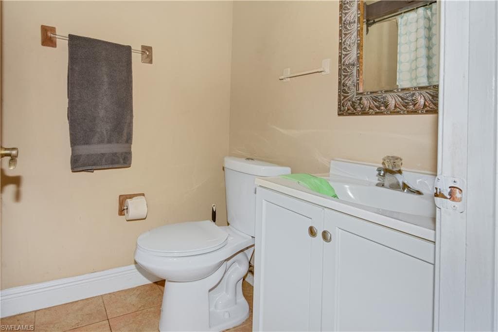770 93rd Ave N, Naples, FL 34108-4