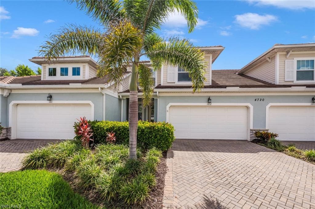 4720 Arboretum Cir 102, Naples, FL 34112-2