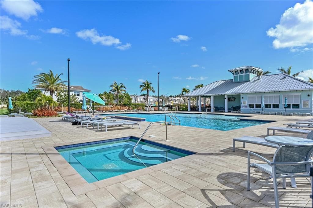 4720 Arboretum Cir 102, Naples, FL 34112-36