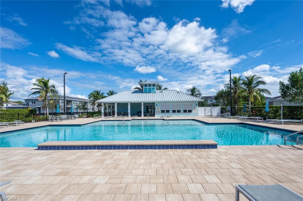 4720 Arboretum Cir 102, Naples, FL 34112-38