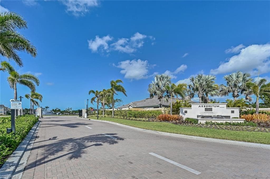 4720 Arboretum Cir 102, Naples, FL 34112-45