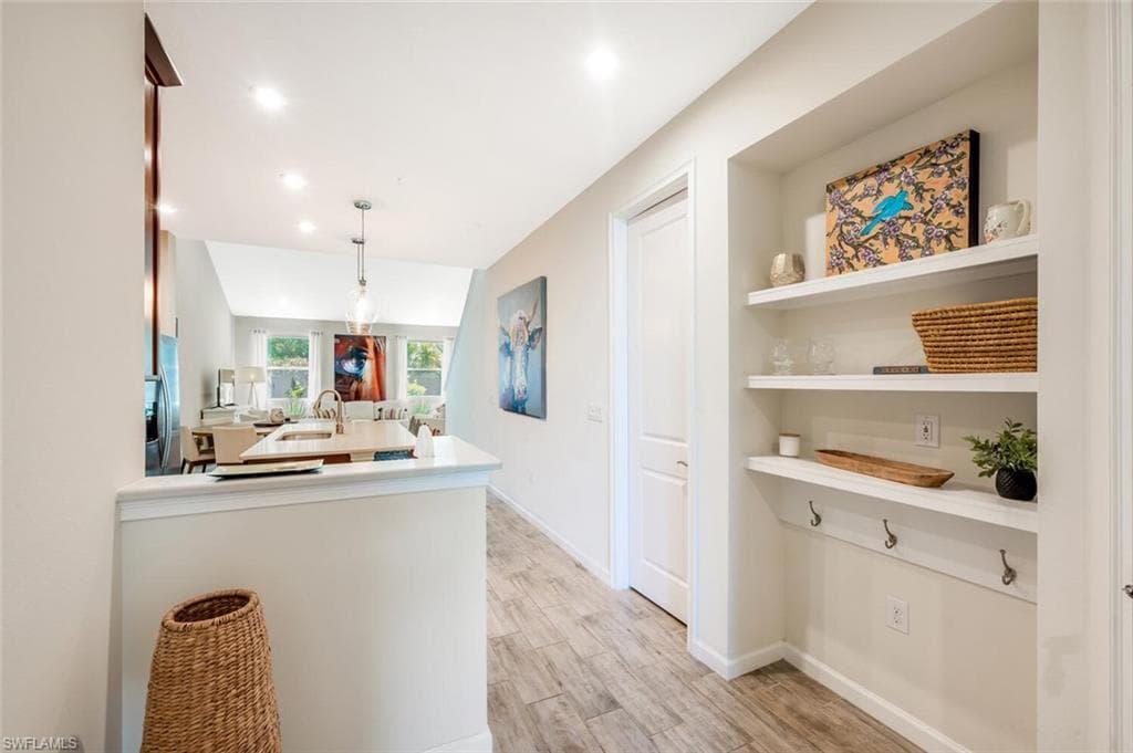 4720 Arboretum Cir 102, Naples, FL 34112-5