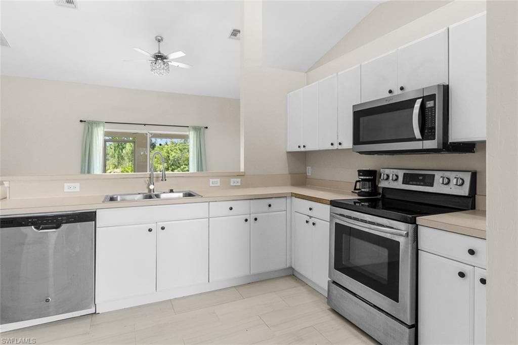 2811 44th St W, Lehigh Acres, FL 33971-11