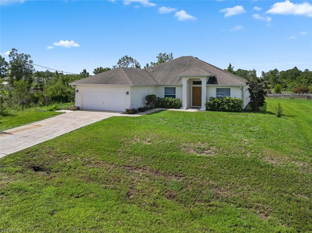 2811 44th St W, Lehigh Acres, FL 33971-1