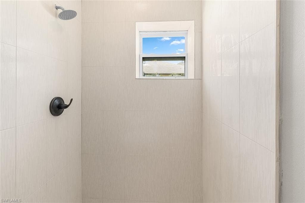 2811 44th St W, Lehigh Acres, FL 33971-21