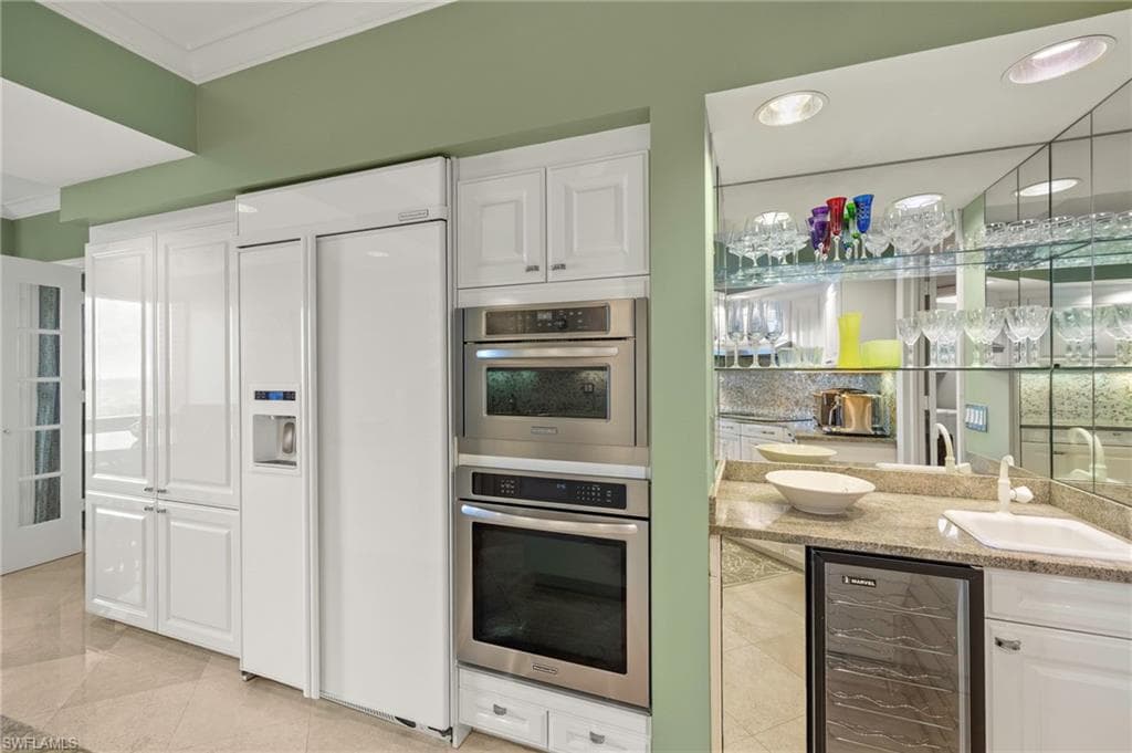 8990 Bay Colony Dr 1002, Naples, FL 34108-9