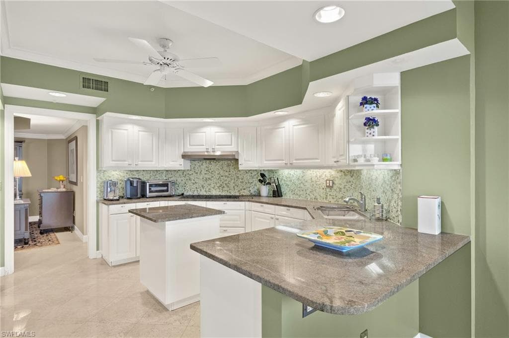8990 Bay Colony Dr 1002, Naples, FL 34108-7