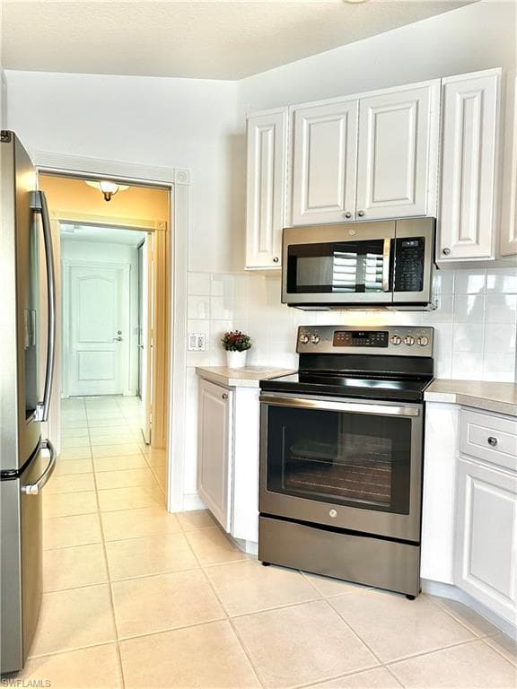 3689 Yakobi Ln, Naples, FL 34119-11