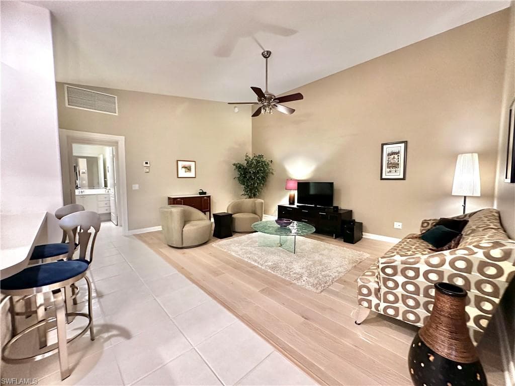 3689 Yakobi Ln, Naples, FL 34119-17