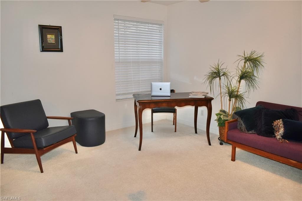 3689 Yakobi Ln, Naples, FL 34119-27