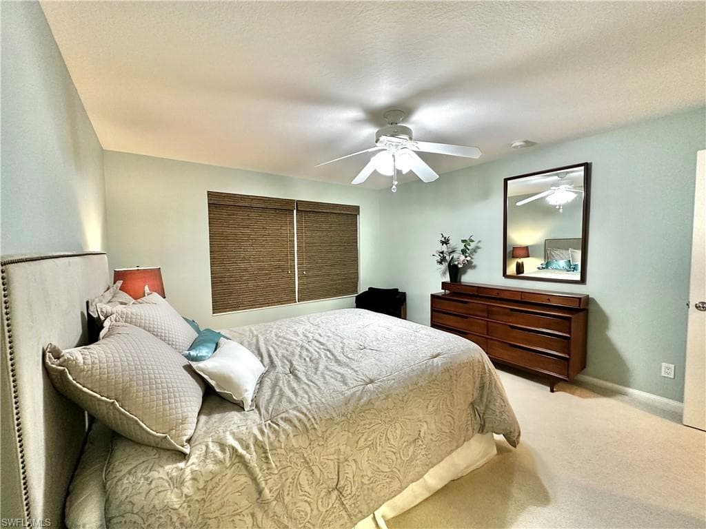 3689 Yakobi Ln, Naples, FL 34119-31